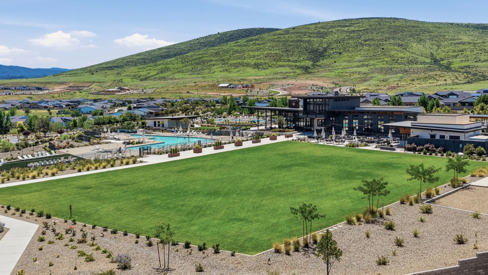 The Jasper clubhouse, pool and lawn, Prescott Valley AZ